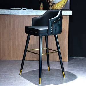 Tabouret de bar moderne avec dossier en cuir noir, chaise haute pour usage domestique et commercial, design stable - Product Image 1