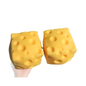 Ensemble anti-stress en forme de fromage |   Jouet à presser multi-formes à récupération lente |   Décoration de bureau sur le thème alimentaire pour la relaxation, vente en gros - Product Image 6
