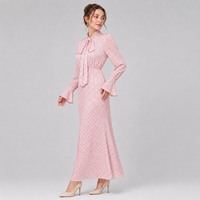 Robe sirène élégante à pois pour femme, col nœud, manches longues évasées, idéale pour le bureau ou les occasions décontractées