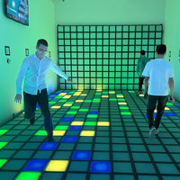 Panneaux interactifs de carreaux de sol à LED Salle de jeux d'intérieur populaire avec système de contrôleur de jeu activé