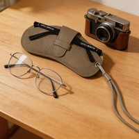 Nouvelle pochette d'été en PU pour lunettes de soleil, étui portable à suspendre au cou et sac de rangement