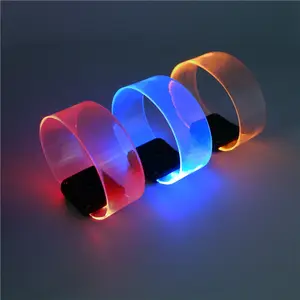 Yenilikler 2024 teknoloji ürün özel Logo LED manyetik bileklik