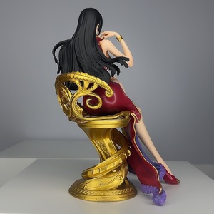 ฟิกเกอร์อนิเมะ โบอา แฮนค็อก ตัวละครนั่งบนโซฟาลายงู ทำจากเรซิ่น - Product Image 3
