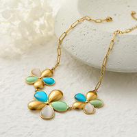 Parure de bijoux florale plaquée or inaltérable : collier, boucles d'oreilles, bracelet, bague – Ensembles de mariée pour mariage – Vente directe usine