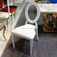 Best-seller Design blanc empilable Cuir PU Dos rond Velours Chaise de mariage pour hôtel, banquet, événement