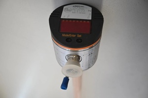 Capteur de niveau IFM LK3124, sonde de 728 mm, 4-20 mA, IO-Link, niveau électronique pour la surveillance de l'eau, de l'huile et du liquide de refroidissement - Product Image 3