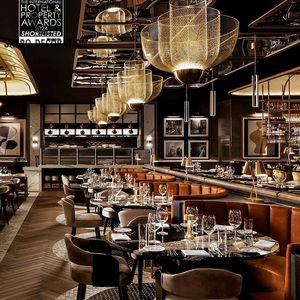 Gabinete de Bar de lujo Uso en el hogar Estante de vino integrado Unidad de almacenamiento de puerta de vidrio - Product Image 1