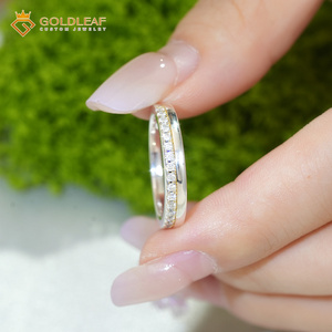 แหวนทองคำเปลวสั่งทำได้สำหรับทุกเพศ  ชุบเงิน S925 ประดับเพชรโมอิสซาไนต์ทรงกลมเจียระไนแบบเหลี่ยม ขนาด 1 มม./2 มม./3 มม. คุณภาพ D VVS เหมาะสำหรับใส่ในวันครบรอบหรือใส่ทุกวัน - Product Image 4