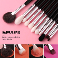 Kualitas Premium 30 buah gagang kayu bubuk Foundation Eye Shadow kuas kipas Hitam Perak Set rias wajah Logo kustom grosir