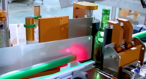 Precio de fábrica, botella de calentamiento automático de Pvc, máquina pegadora de etiquetas de manga retráctil, máquina de etiquetas de escritorio <span class=keywords><strong>Yulian</strong></span> - Product Image 3