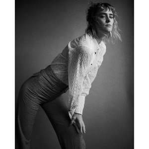 Signore alla moda OEM ODM nuovi stili maniche lunghe bottoni rossi aderenti camicetta ricamata camicie in <span class=keywords><strong>pizzo</strong></span> - Product Image 5