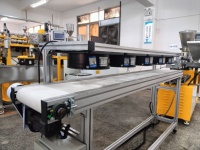 Granulateur plastique à double vis ZS-433-25 avec contrôleur PLC, pour matériaux PA à haute teneur en remplissage, refroidissement par air, découpe à chaud et alimentation par faim, 12kW
