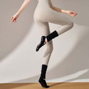 Custom logo Yoga Socks <b>Pilates</b> Grip Socks Women Anti slip Yoga <b>Pilates</b> Socks Wholesale - Product Image 2