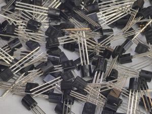 Paquet de transistors <span class=keywords><strong>S8050</strong></span> <span class=keywords><strong>Triode</strong></span> <span class=keywords><strong>S8050</strong></span> de haute qualité TO-92 - Product Image 3