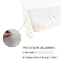 Nappe jetable blanche en Air Laid LR 1,2x1,8m avec motif cœur imprimé en sérigraphie pour Noël, la Saint-Valentin, les mariages et les fêtes