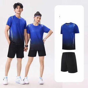 ชุดกีฬาผ้าโพลีเอสเตอร์สั่งทำจากโรงงาน น้ำหนักเบา สวมใส่สบาย แห้งเร็ว สำหรับผู้ชายและผู้หญิง - Product Image 4