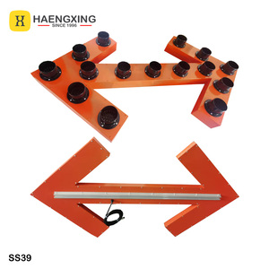 Avertissement directionnel ambre à montage en surface Sécurité routière Chevron Trafic Flèche clignotante portable Signe Led - Product Image 2