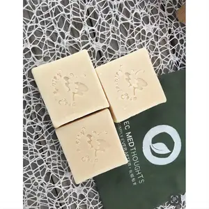 OEM y ODM Venta de polvo de soja hueso de pollo fragancia blanqueamiento limpieza medicina china jabón natural hecho a mano para mujeres