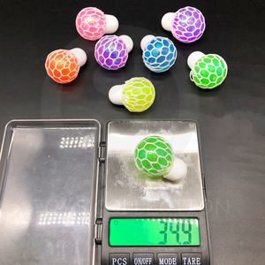2 Inch Plastic Squeeze Mesh <span class=keywords><strong>Ball</strong></span> Speelgoed Capsule Stress Druivenballen Voor Kinderen 5-7 Jaar Rekbaar Klein Speelgoed - Product Image 6