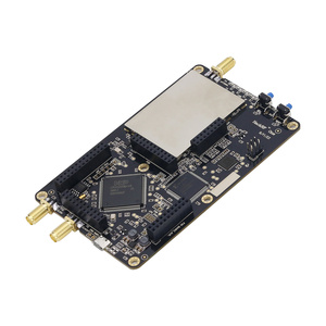 Carte SDR 1MHz à 6GHz HackRF One R9 V2.0.1 Starter avec couvercle de blindage + simulateur GPS TCXO - Product Image 3