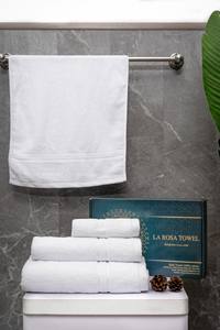 Juego de Toallas de Baño Blancas con Logotipo Personalizado, 100% Algodón, Secado Rápido, Color Sólido, Ligeras y Cómodas para Hoteles - Product Image 4