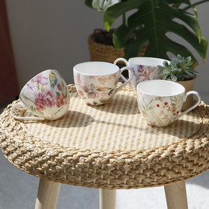 Tasse en porcelaine fine en forme de pétale avec motif oiseau et fleur - Tasse à café style pastoral américain - Product Image 2