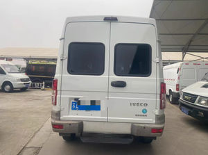 Autobús <span class=keywords><strong>Iveco</strong></span> Daily <span class=keywords><strong>2022</strong></span> de Segunda Mano, Multipropósito, Distancia Entre Ejes Corta, Techo Medio, Camión con Dos Neumáticos Traseros - Product Image 2