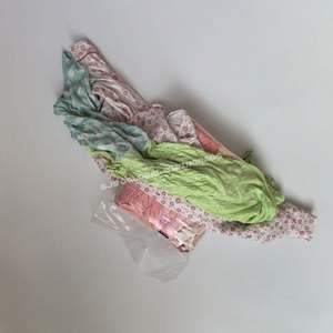 Chiffons de nettoyage industriels recyclés en coton léger, mélange de couleurs, coupés en morceaux, adaptés au nettoyage - Product Image 1