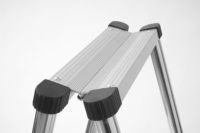 Échelle télescopique compacte et portable en acier inoxydable, pliable, design en forme de A, antidérapante, avec verrou de sécurité, gain de place