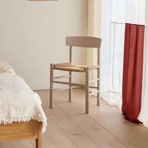 Canada Design ergonomique Caoutchouc Bois Couleur blanche Salle à manger Borge Mogensen Chaises de salle à manger Accoudoir Salle à manger Fauteuil en bois - Product Image 2