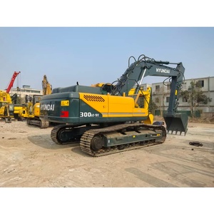 Excavadora Hyundai 300LC-9T de Segunda Mano en Buen Estado, Pocas Horas de Trabajo - Product Image 2