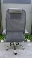 Chaise de bureau ergonomique moderne en maille avec siège en mousse souple et design réglable pour le bureau à domicile et l'utilisation commerciale