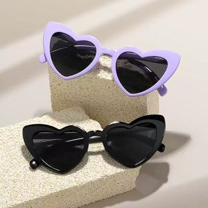 Gradient Lens Love Heart Sun Glasses Valentine's Day Decorative <b>Eyewear</b> Beach Party Costume Heart Sunglasses - Product Image 4
