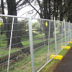 Base en caoutchouc galvanisé britannique Heras Amovible Australie Panneaux de clôture temporaire en fil métallique à maillons de chaîne pour chantier de construction - Product Image 6