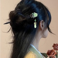 Bâtonnets à cheveux rétro chinois traditionnels Hanfu papillon fleur en bois épingles avec pendentifs en perles baguettes à cheveux pour femmes filles