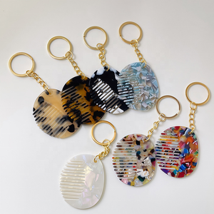 Mini peigne portable porte-clés, pendentif acrylique anti-statique mignon, accessoire de mode pratique, porte-clés - Product Image 1
