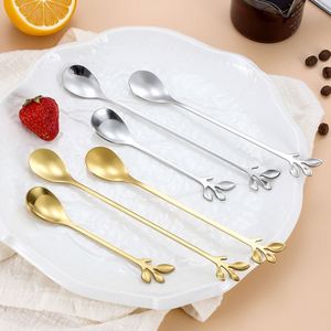 Fourchette à fruits créative en acier inoxydable avec manche en forme de feuille, style européen, petite cuillère à café/dessert dorée, cadeau - Product Image 3