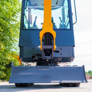 Mini-excavatrice sur chenilles avec cabine ouverte et chenilles en caoutchouc pour travaux de modification de jardin et installation de clôtures OEM ODM - Product Image 6