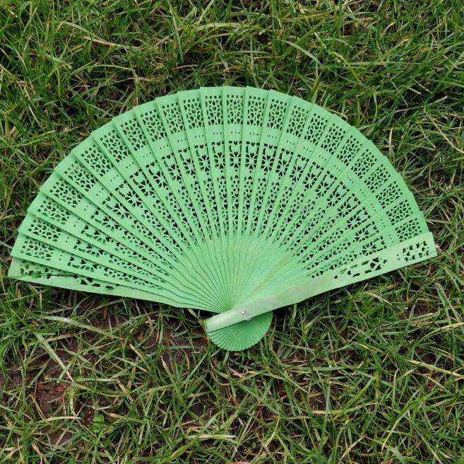 สีเขียว