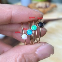 Bijoux rétro Bague remplie d'or 14 carats avec opale artificielle de 4mm Agate noire Turquoise Lunette Perles Bague pour femmes filles