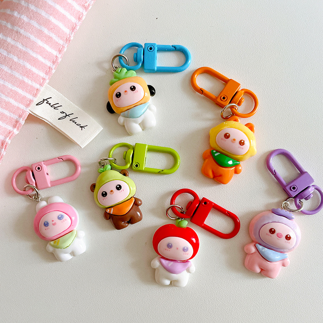 Wholesale Plastic Resin Craft Cute Cartoon Design Cheap 3D Resin KeyChain for Bag Accessories