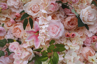 8x8 Fuß Stoffbasis Hellrosa Rosenblütenwand Hintergrund 3D Roll-up Hochdichte Künstliche Blumenwand mit Hängenden Ranken