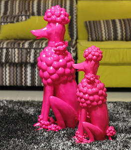 Venta caliente precio de fábrica barato caniche de fibra de vidrio <span class=keywords><strong>rojo</strong></span> y negro y <span class=keywords><strong>perro</strong></span> estatua escultura tallada a mano para decoración de Hotel - Product Image 3