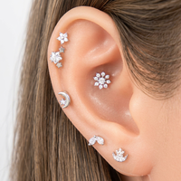 Perhiasan Tubuh Fashion dari Baja Anti Karat Perak, Anting Piercing Bentuk Bulan dengan Zirkon, untuk Tindik Cartilage, Helix, Rook, dan Conch