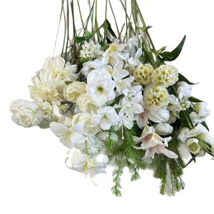 Fleurs artificielles blanches pour mariage |   Décoration de lieux de mariage, arrangements au sol, design floral pour événements et compositions florales de roses - Product Image 3