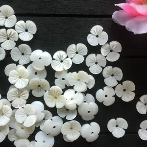 Wholesale exquisite natural mother-of-pearl flower fashion mops shell carving jewelry at a low price