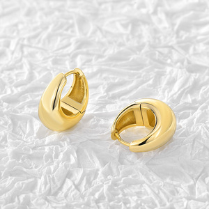 Pendientes de Moda Personalizados con Diseño Geométrico de Luna, Chapados en Oro, para Uso Diario - Product Image 2