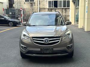 รถยนต์เชิงพาณิชย์อเนกประสงค์ Changan CS35 SUV รุ่นใช้น้ำมันเบนซิน สีเบจ 5 ประตู สำหรับการขับขี่ในเมืองและออฟโรด - Product Image 2
