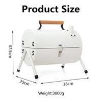 Barbecue compact portable de table au charbon de bois avec poignée en bois et cheminée d'aération pour le camping et les pique-niques en plein air