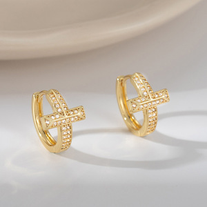 Pendientes Cruzados de Oro con Diamantes, Forma Geométrica, Joyería de Moda para Uso Diario - Product Image 2